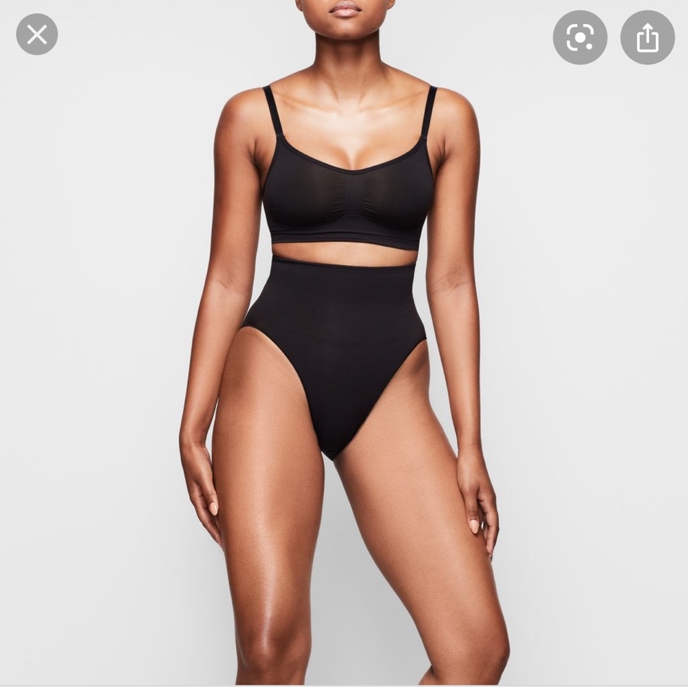 SKIMS NWOT Sculpting Bra and Core Control Thong